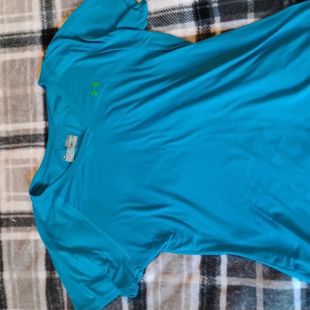 Under Armour Women's Aqua V-Neck Tee